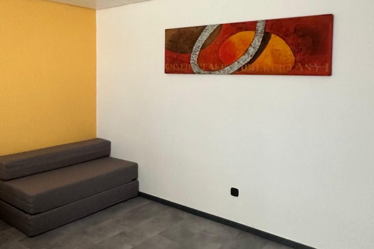 Ferienwohnung Hof Schöneck Schlafzimmer mit Schlafcouch Ferienhaus Ferienwohnung Hof Schöneck Mosel Mittelrhein Emmelshausen Gondershausen